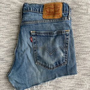Levi’s cut off short shorts